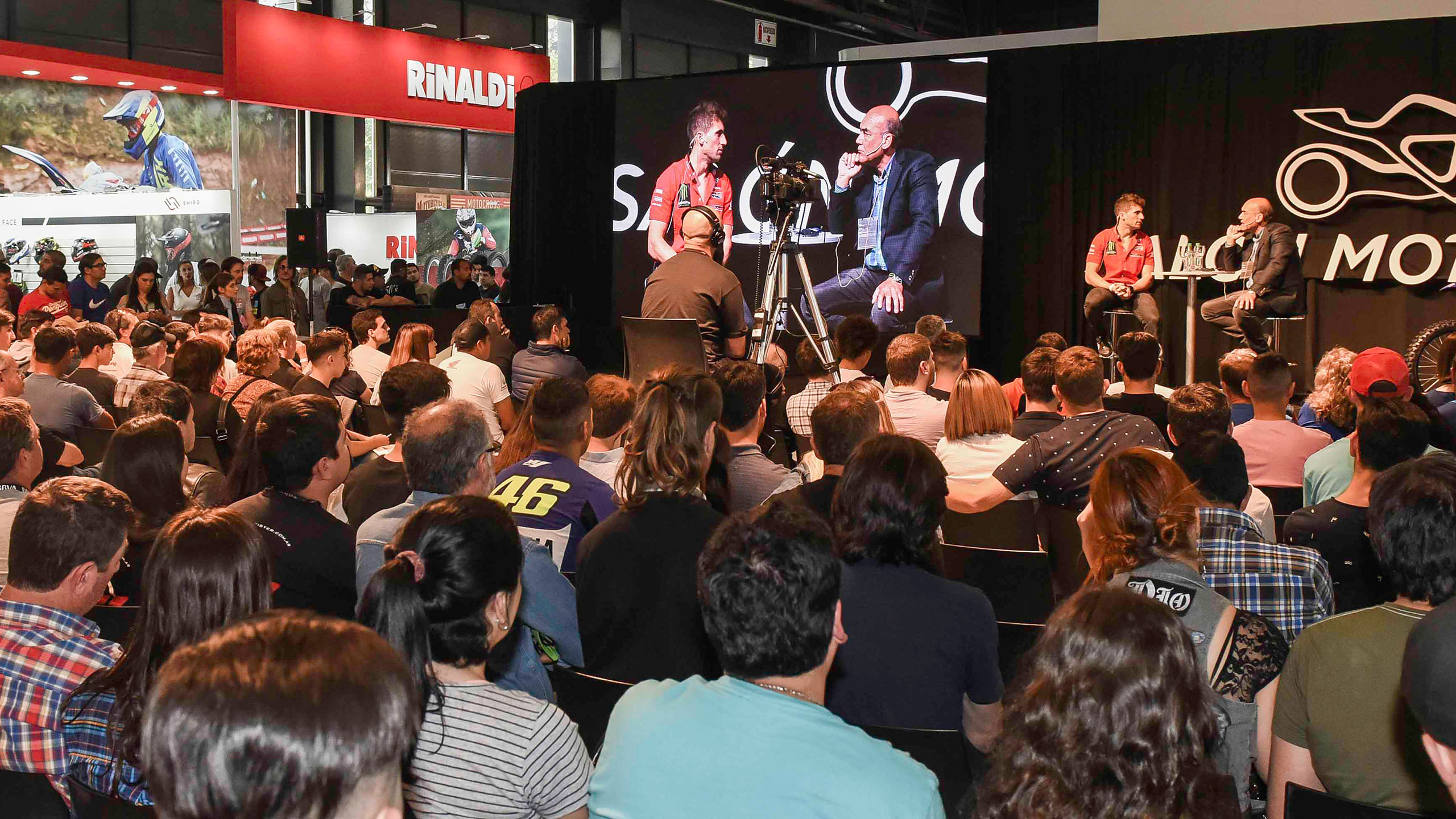Conferencia en Salón Moto